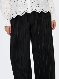 CARRAVENNA Corte regular Pantalones plisados