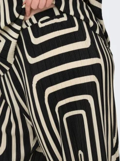 CARRAVENNA Corte regular Pantalones plisados
