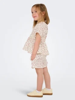 KMGTHYRA Cintura media Corte regular Shorts