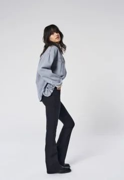 ONLBLUSH Cintura baja Corte flared Vaqueros