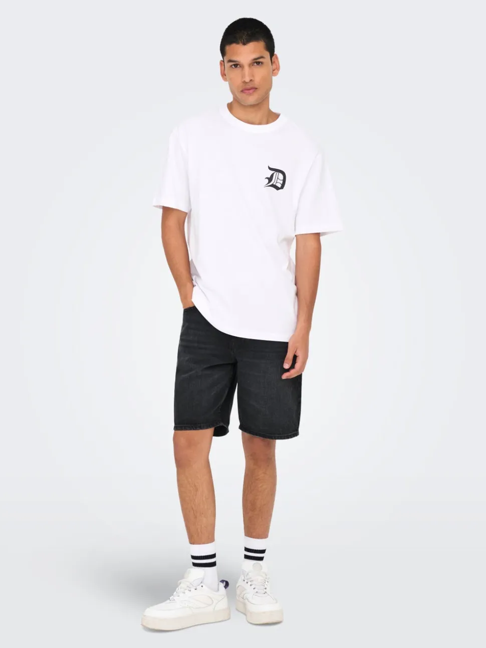 ONSEDGE Talle medio Corte straight Shorts