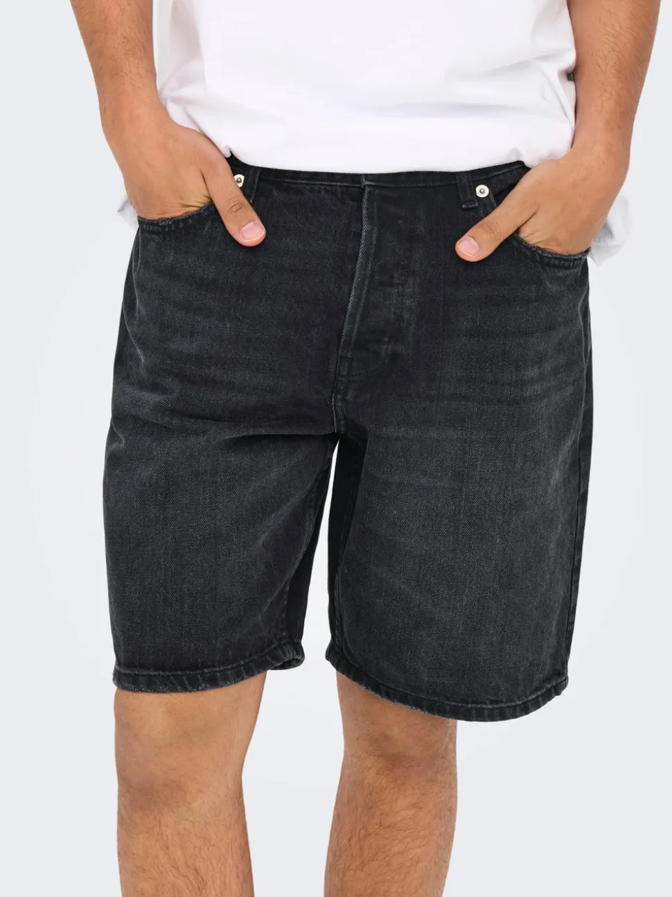 ONSEDGE Talle medio Corte straight Shorts