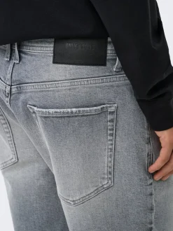 ONSEDGE Talle medio Corte straight Shorts