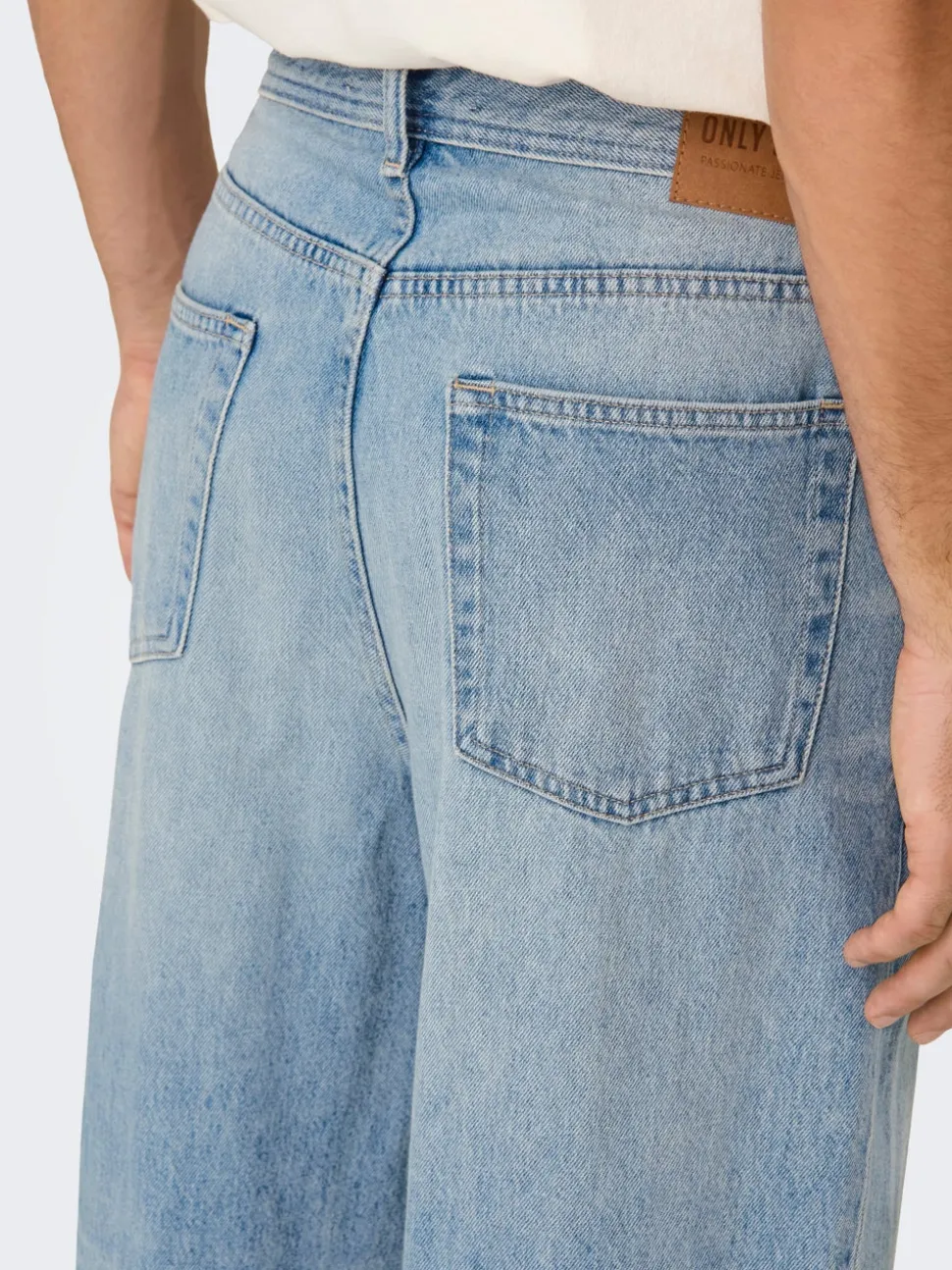 ONSFADE Cintura media Corte loose Vaqueros