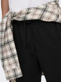 ONSKIAN Cintura media Corte straight Shorts