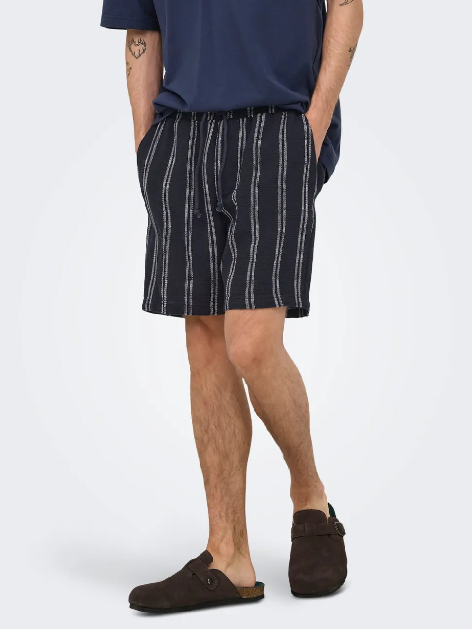 ONSTREV Cintura media Corte regular Shorts