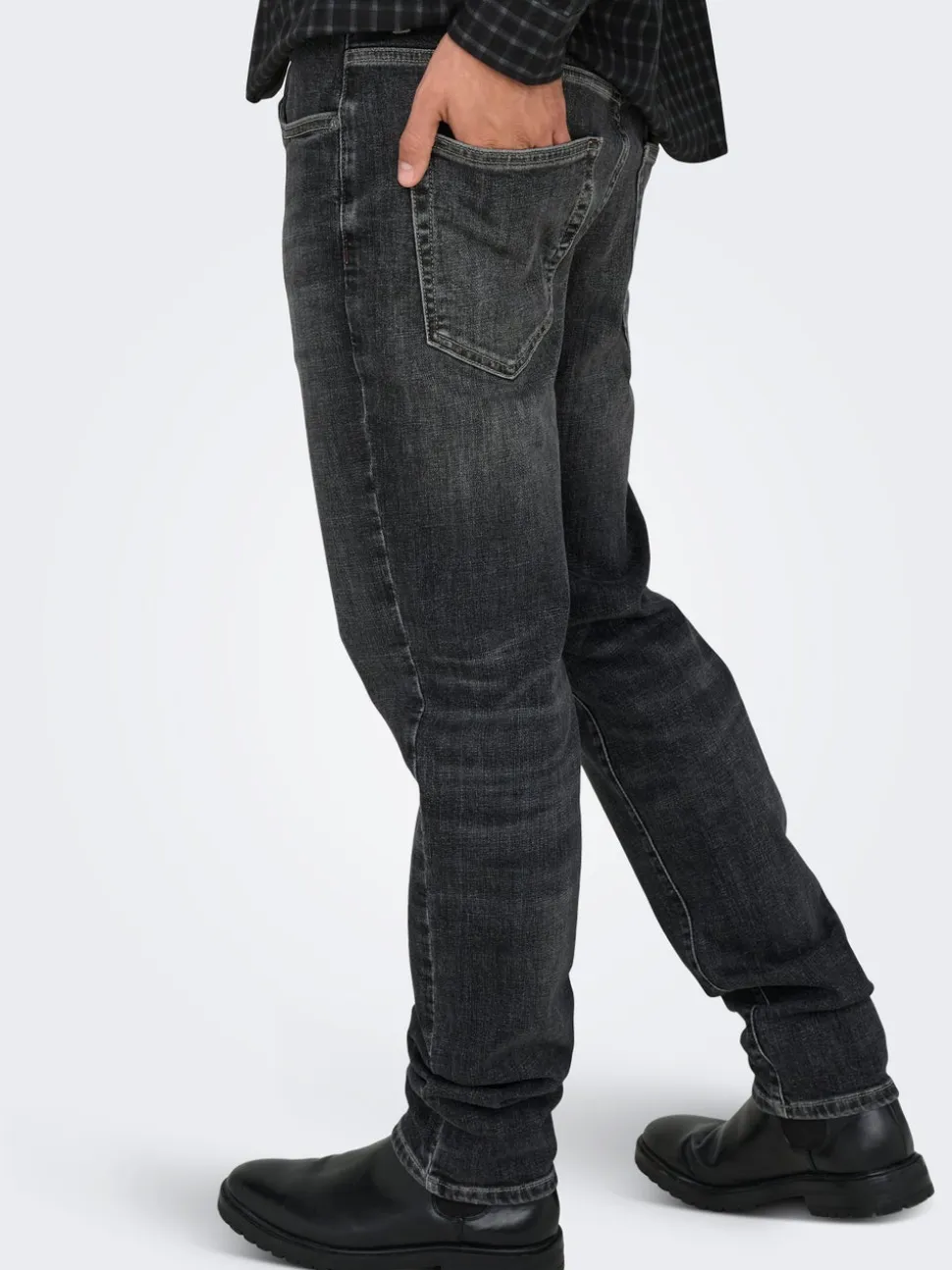ONSYOKE Talle medio Corte tapered Vaqueros