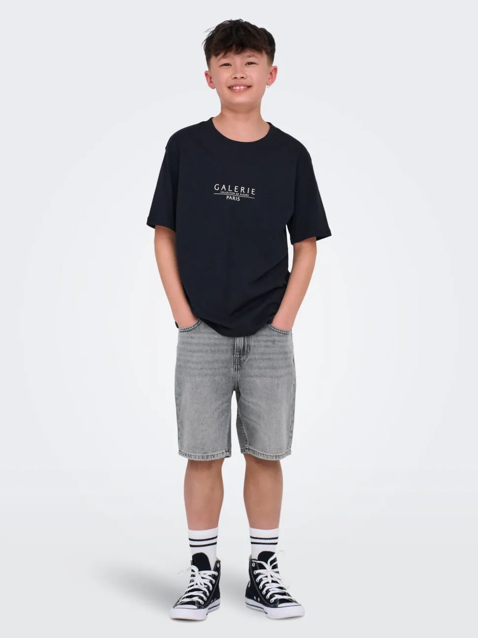 OSJEDGE Talle medio Corte straight Shorts