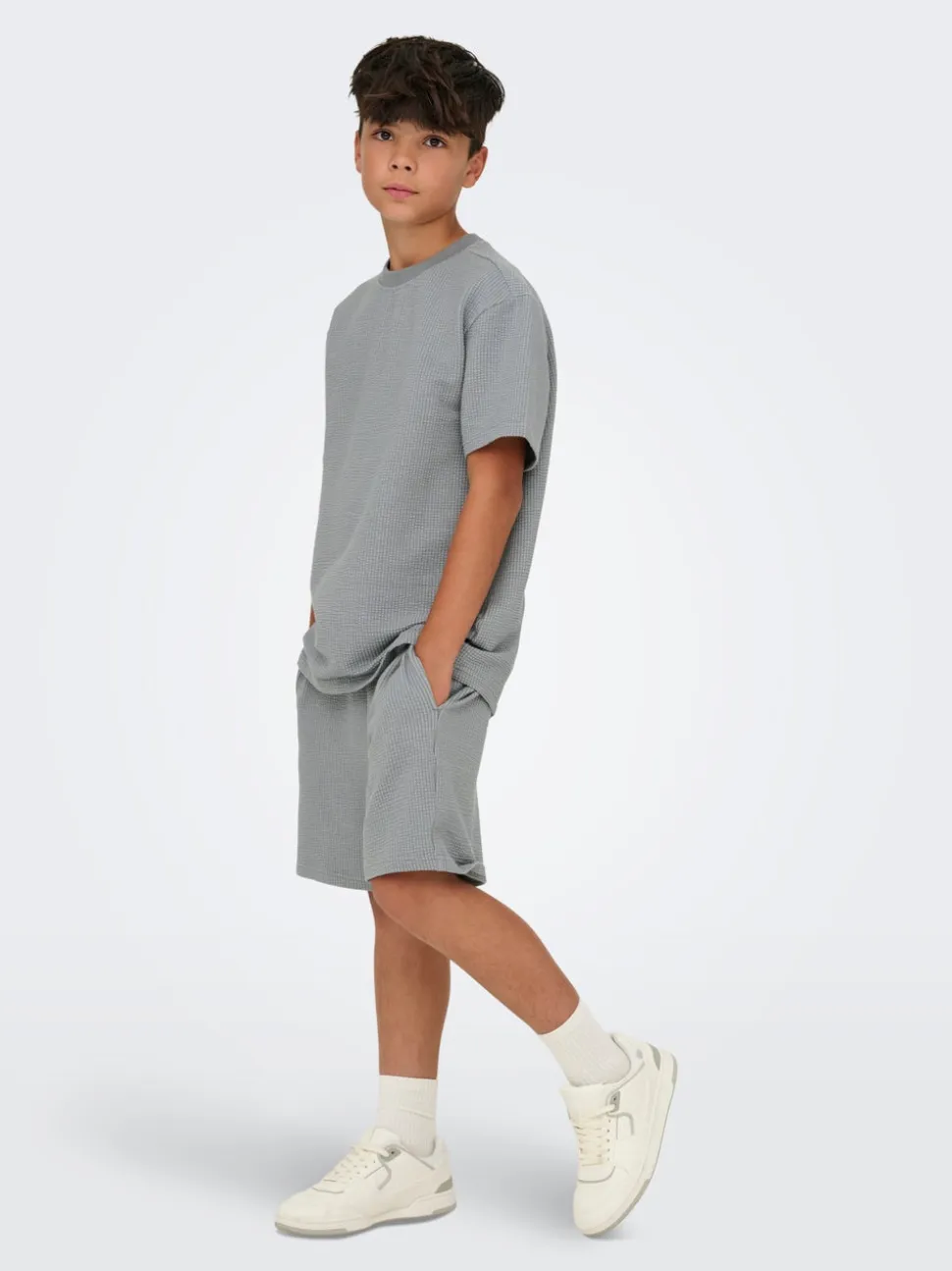 OSJKIAN Cintura media Corte regular Shorts